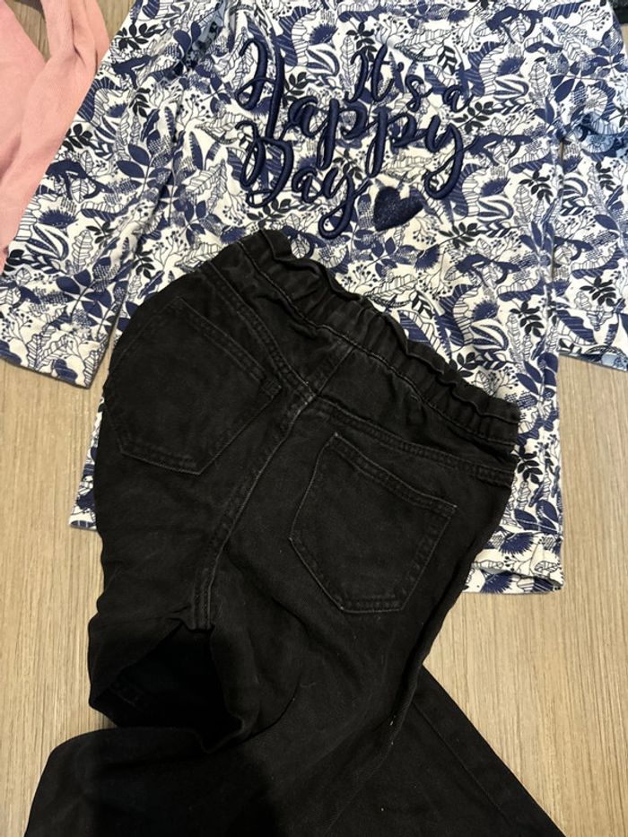 Ensemble 6 ans deux pull et un jeans - photo numéro 3