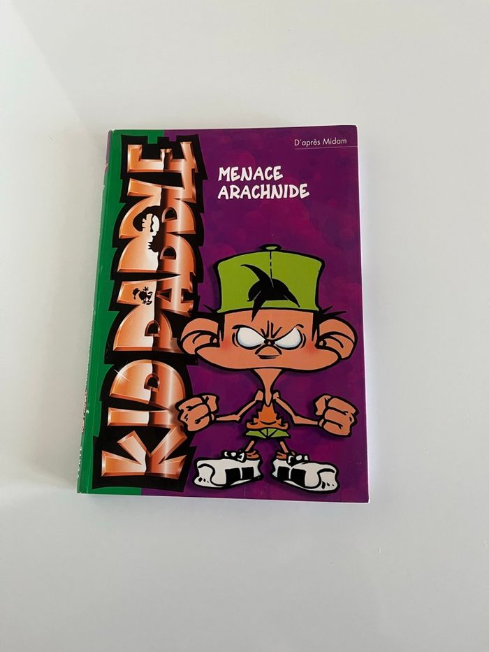 Livre  Menace arachnide