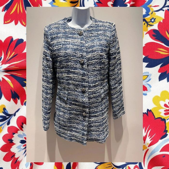 Zara. Blazer larga estructura . Talla M - photo numéro 3