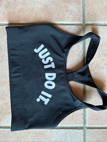 Brassière sport noire Nike Taille M