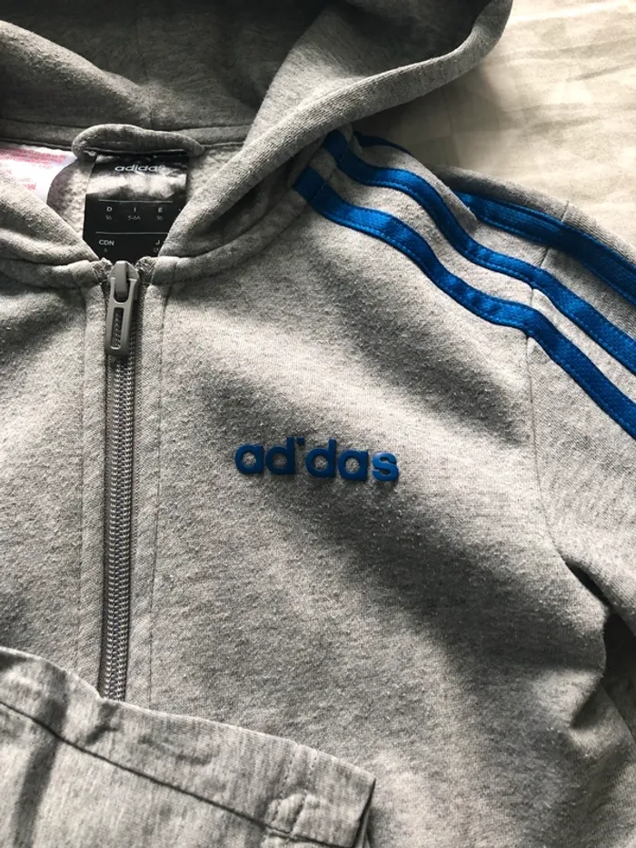 Lot t-shirt et veste adidas 5-6 ans - photo numéro 5