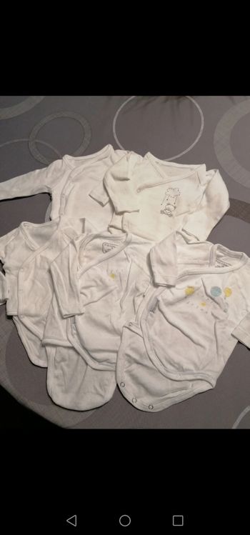 Lot 5 bodies ML 1 mois