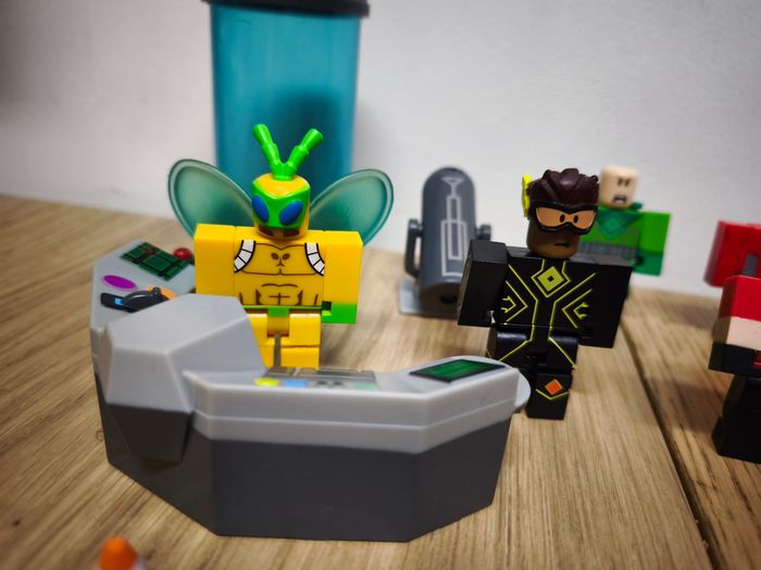 Lot figurines Roblox Heroes of Robloxia - photo numéro 4