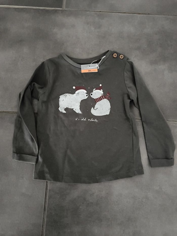 T-shirt manches longues neuf 12 mois