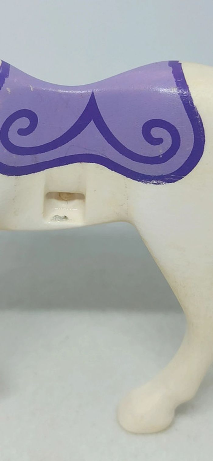 Cheval blanc avec dessin de couverture violet playmobil - photo numéro 5