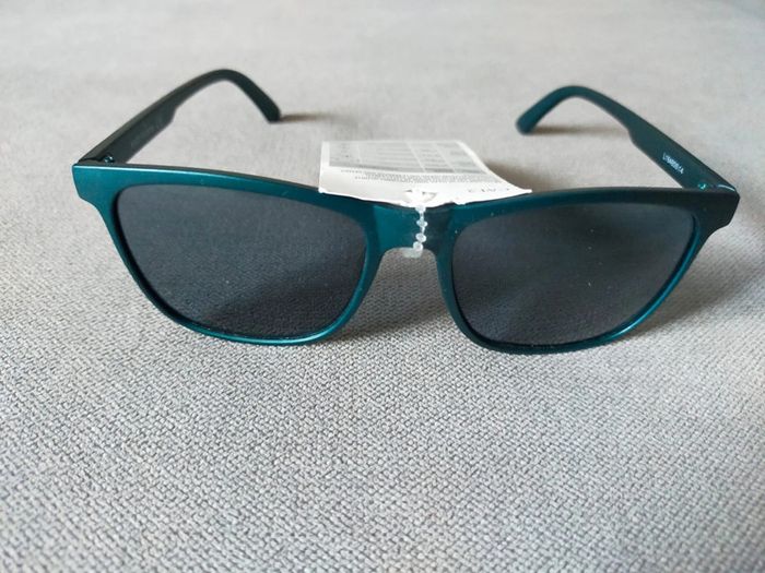 Lunettes de soleil bleu pétrole – Neuf avec étiquette - photo numéro 2