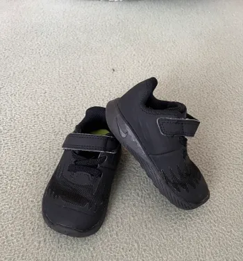 Nike souple noire taille 19,5