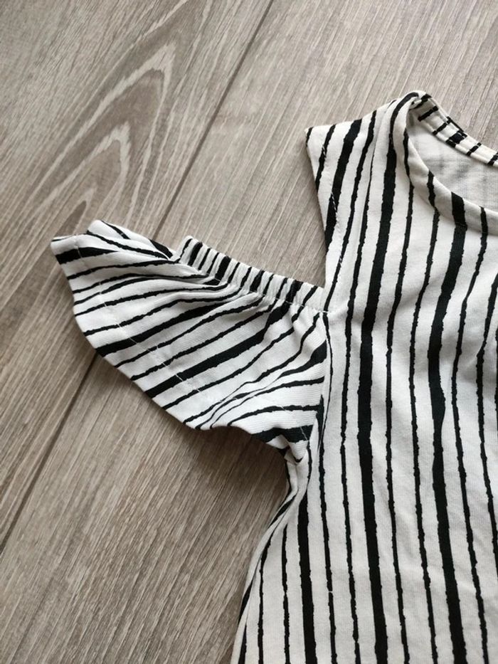 Robe blanche rayée épaules dénudées - photo numéro 3