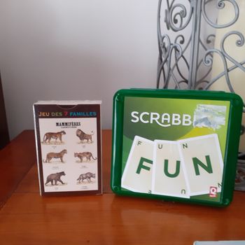 Lot jeux: Scrabble format voyage+Jeu 7 familles Mammifères
