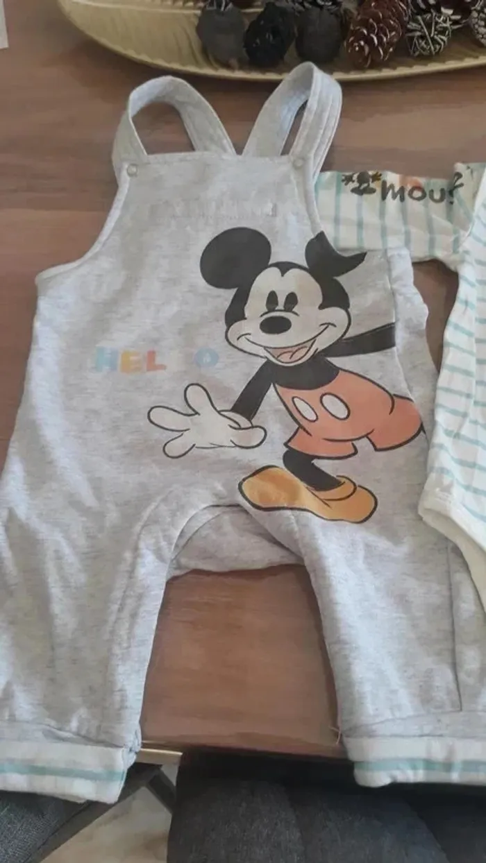Ensemble salopette et body de Disney Baby taille 6 mois - photo numéro 3