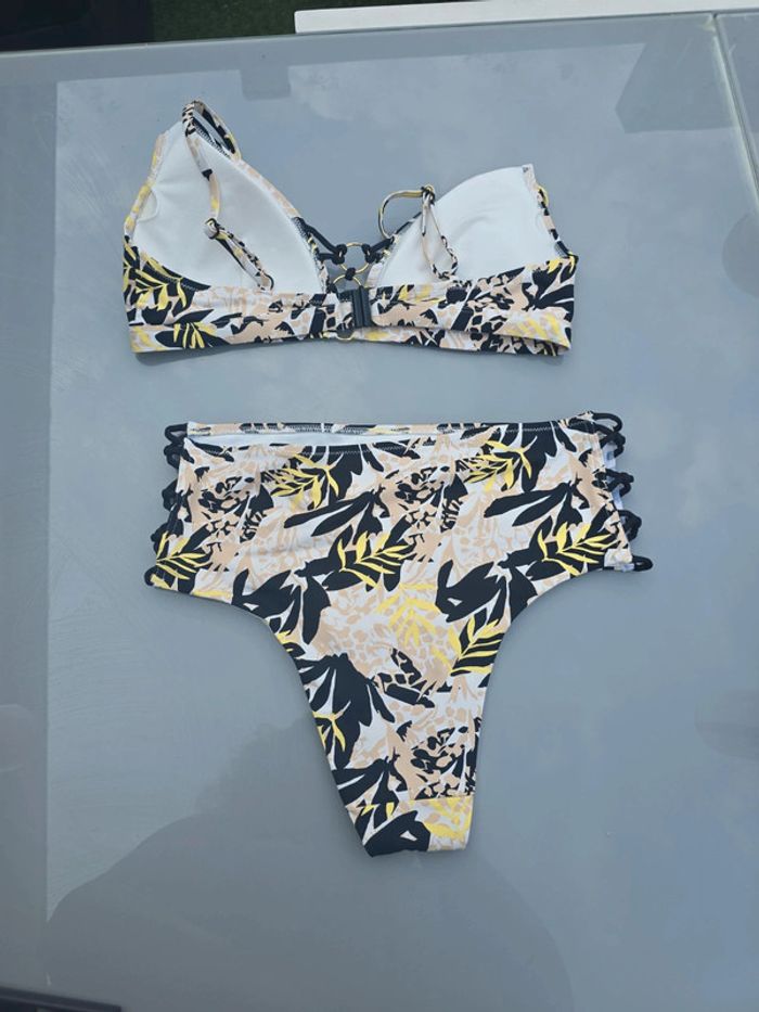 Maillot de bain 2 pièces - photo numéro 2