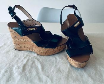 Sandales compensées 