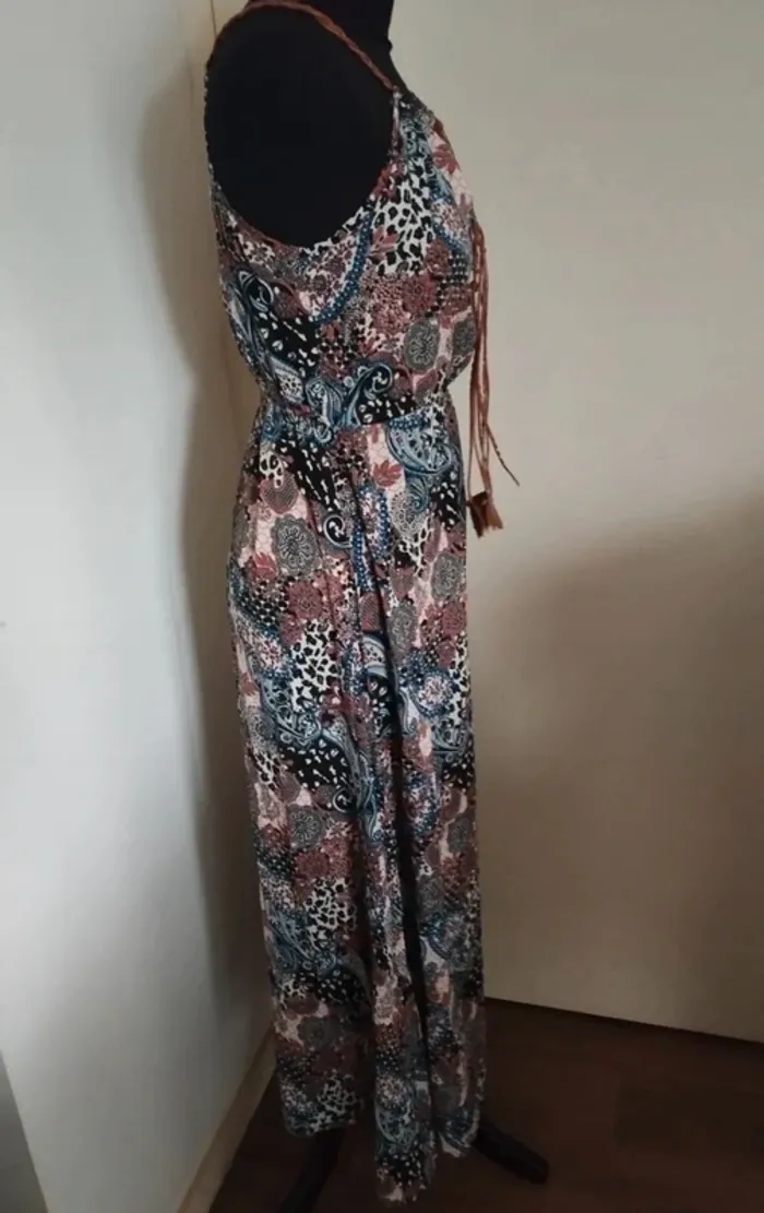 Jolie robe longue taille unique - photo numéro 3