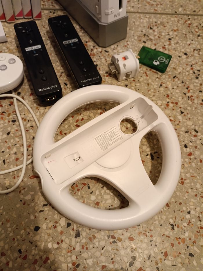 Console Wii avec jeux - photo numéro 8