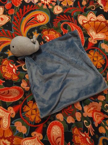 #5 Zeeman - doudou mouchoir baleine bleue