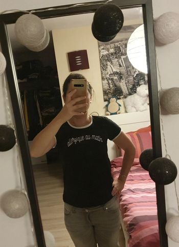 T-shirt noir "allergique au matin" gémo 16 ans