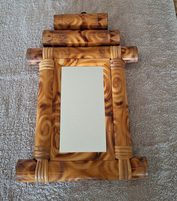 Petit miroir en bambou