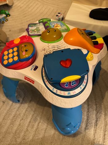 Table d’activité musicale et lumineuse Fisher Price