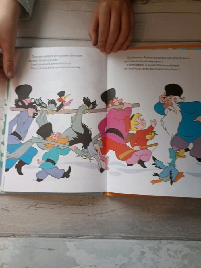 Livre Disney "Pierre et le loup" - photo numéro 4