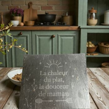 Dessous de Plat Ardoise – “La Chaleur du Plat, la Douceur de Maman”
