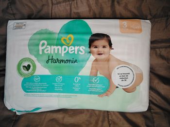 Couches Pampers harmonie taille 3