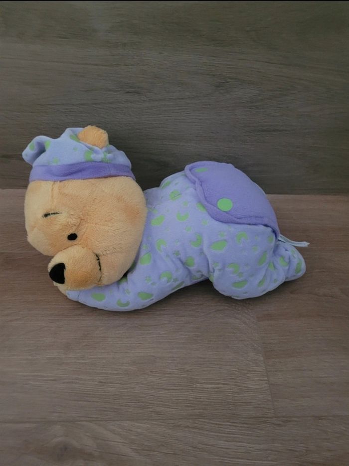 Peluche Disney Winnie phosphorescent