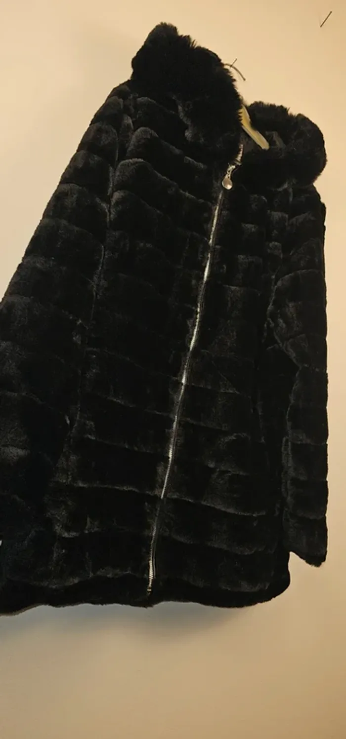 Blouson Neuf Fausse Fourrure Fashion genius Noir Taille S - photo numéro 2