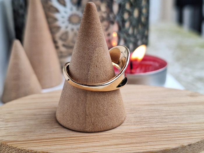 Bague Ouverte en acier inoxydable femme avec Design Elégant. Bague ajustable . Minimaliste et chic - photo numéro 3