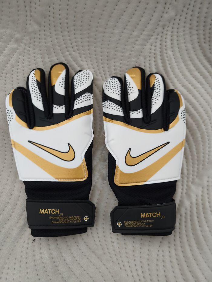 Gants de foot Nike T 4