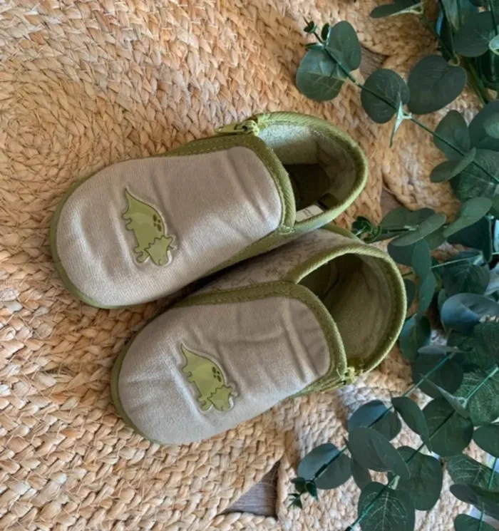 Chaussons dinosaures semelles rigides 24 - photo numéro 5