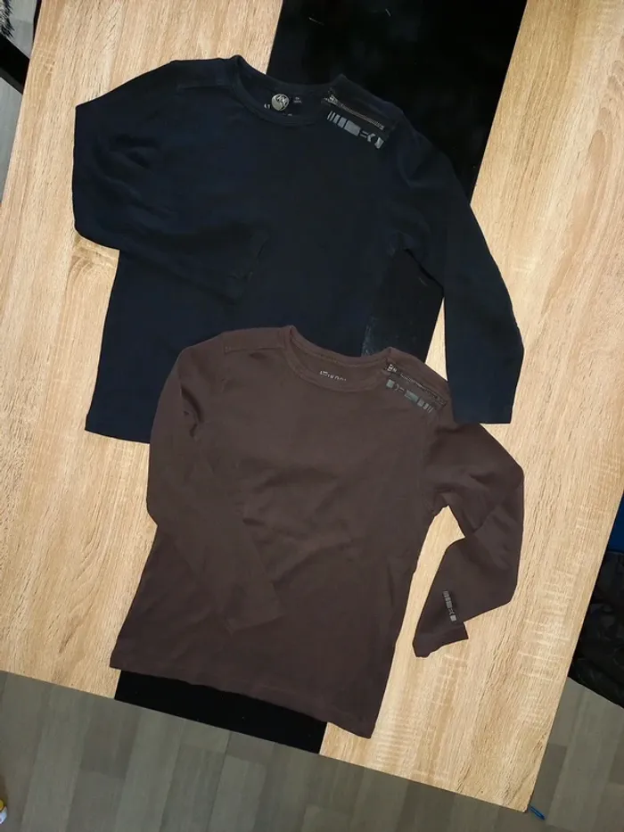 Lot de 2 hauts 10 ans - photo numéro 2