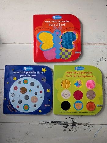 Lot de 3 grands livres à toucher