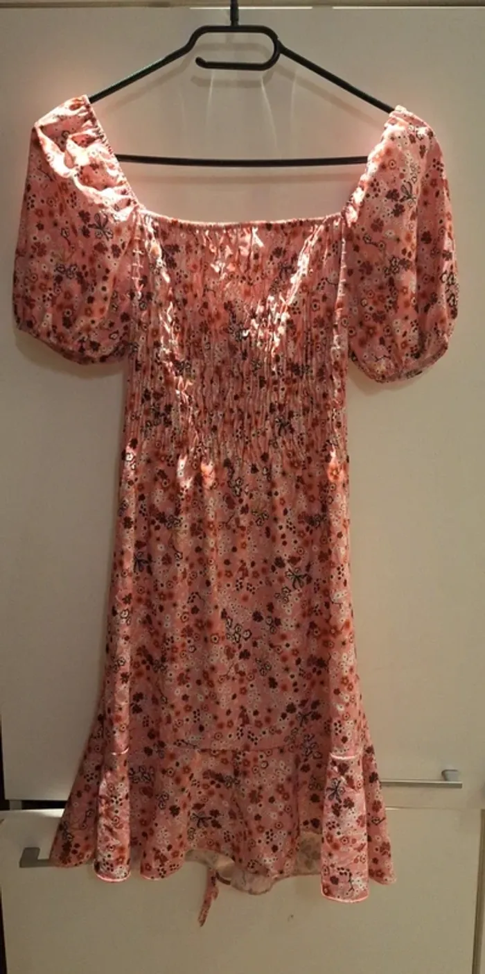 Robe Estee Brown neuve S - photo numéro 2