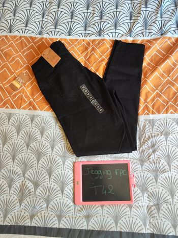 Jegging neuf taille 42