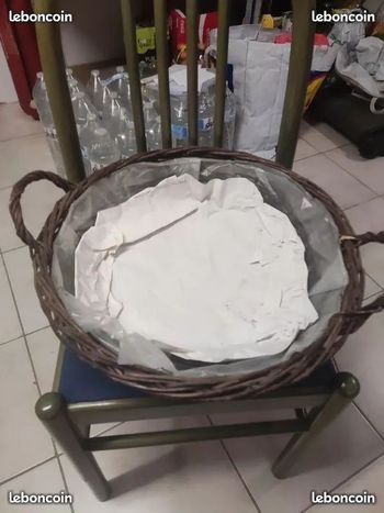 grand Panier en osier marron dimensions sur la photo avec ses 2 anses