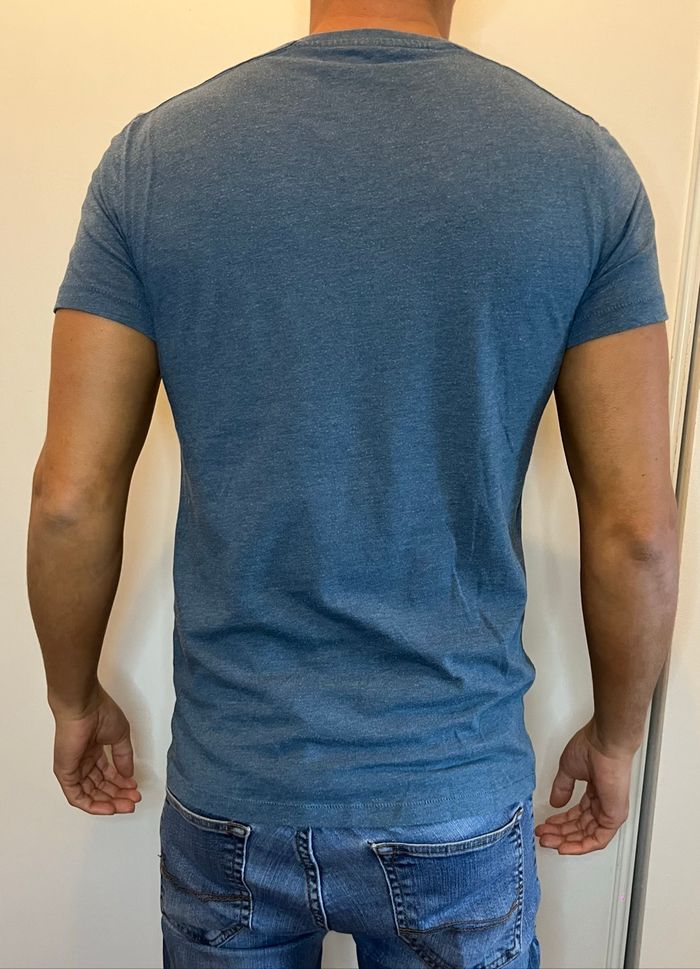 Tee-shirt bleu - photo numéro 2