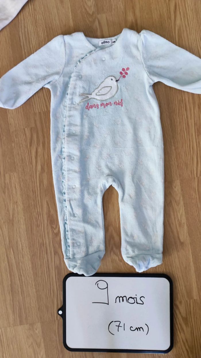 pyjama en velours taille 9 mois
