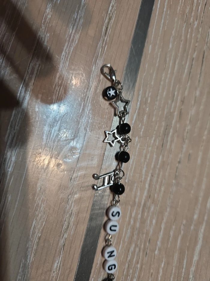 Bracelet avec pendentifs - photo numéro 2