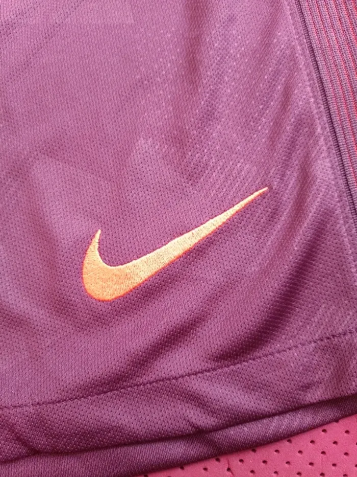 Short de foot FC Barcelone, Nike Authentique Officiel taille Adulte S Homme, Neuf - photo numéro 5