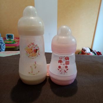 Lot de 2 biberons MAM