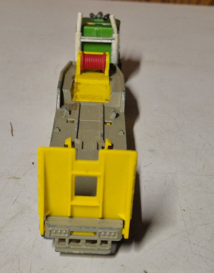 Miniature majorette camion Ford cl9000 + semiI surbaissee porte tractopelle 1/87 - photo numéro 4