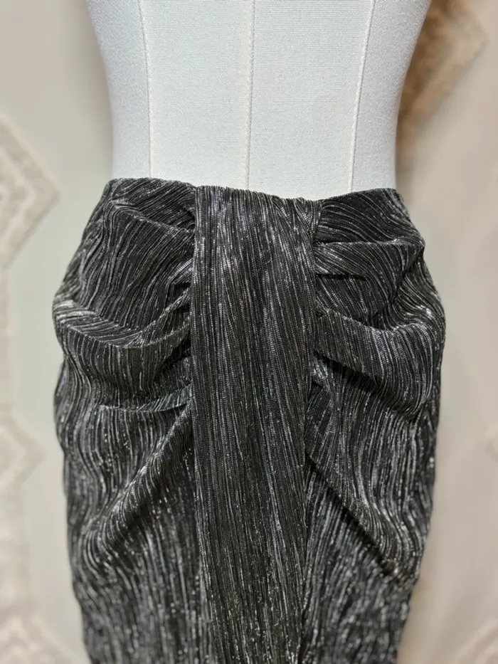 Jupe midi noire plissée brillante glitter Promod – effet drapé chic, taille 36 neuve - photo numéro 2