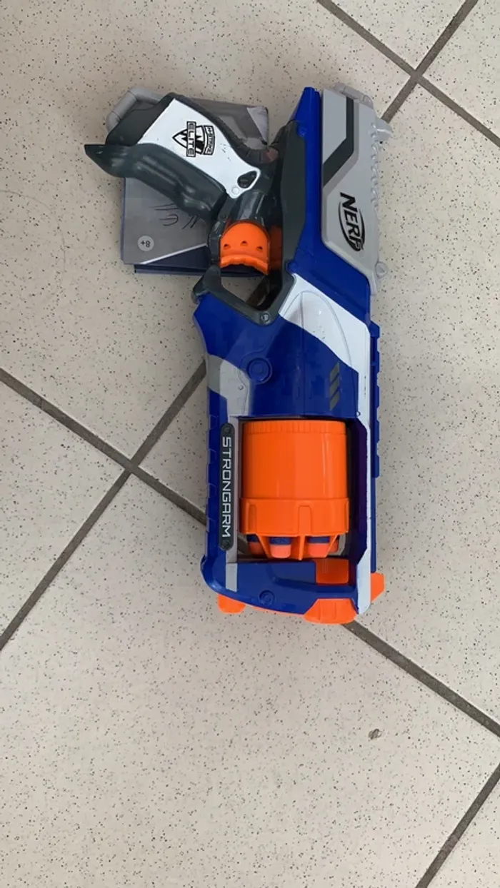 Nerf stongarm