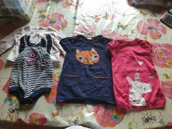 Lot de 2 robe hivers + 1 bodys hivers +gilet offert