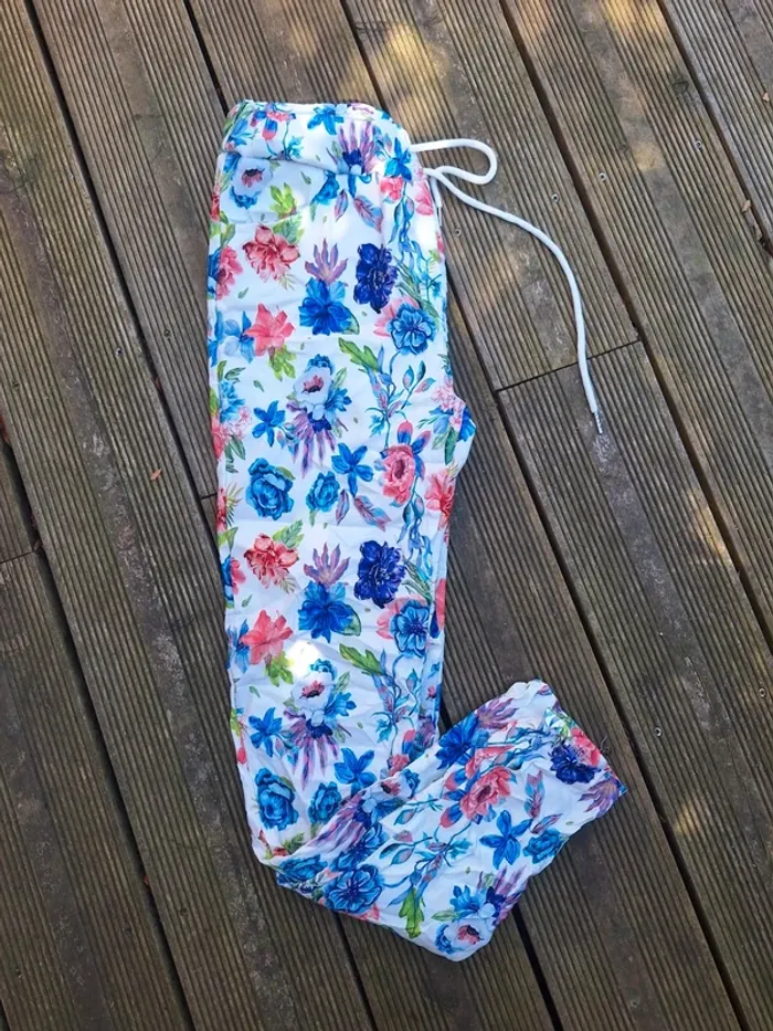 Pantalon fleuri