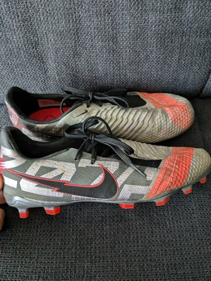 Crampons Nike phantom