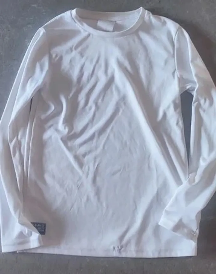 👕 T-shirt manches longues protection solaire – Garçon 8 ans (Decathlon) - photo numéro 2