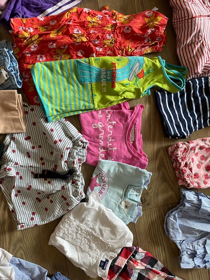 Lot 35 vêtements fille T12 mois - photo numéro 4