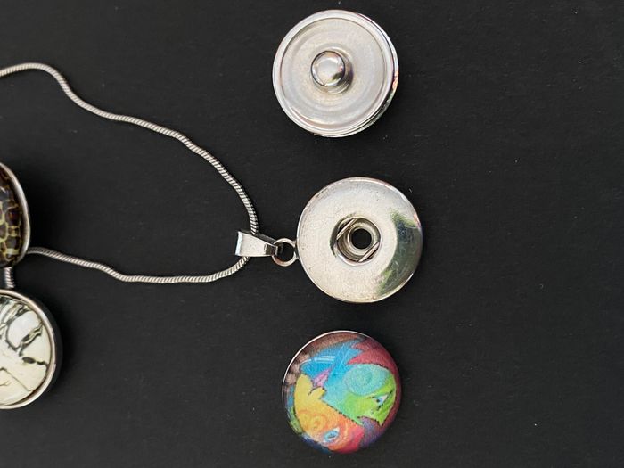 Collier avec 7 boutons pressions interchangeables - photo numéro 7