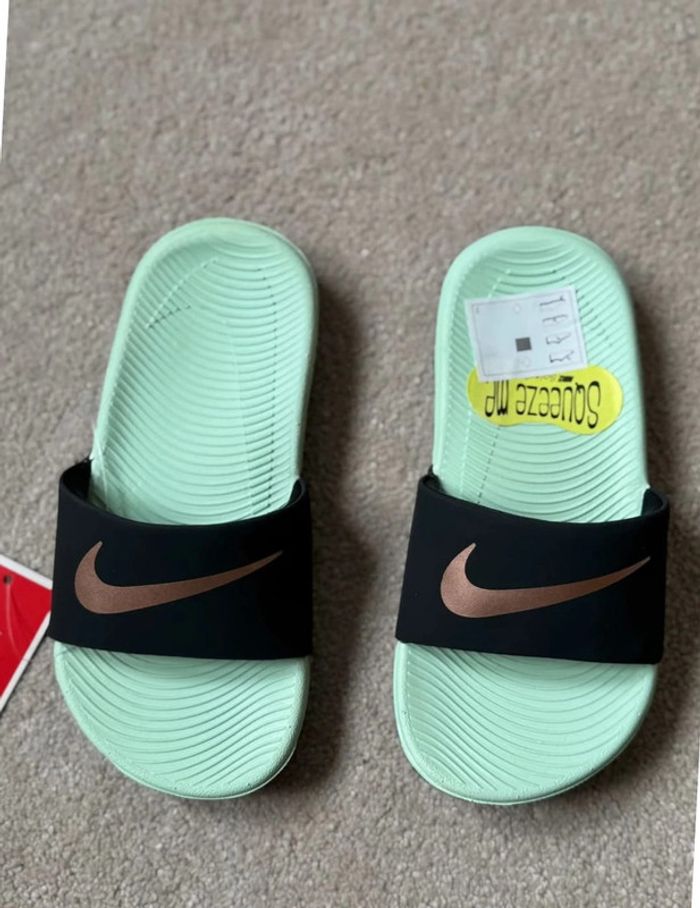 Nike Claquettes Kawa Slide - Bronze - photo numéro 2